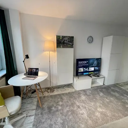 4 Rondo 1 Metro Wifi 65'tv Netflix Hbo Appletv Disney+ Апартаменты