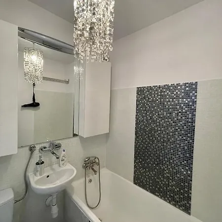 4 Rondo 1 Metro Wifi 65'tv Netflix Hbo Appletv Disney+ *