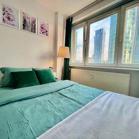 4 Rondo 1 Metro Wifi 65'tv Netflix Hbo Appletv Disney+ Apartment *