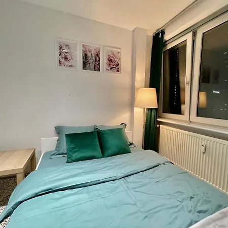 Appartement 4 Rondo 1 Metro Wifi 65'tv Netflix Hbo Appletv Disney+