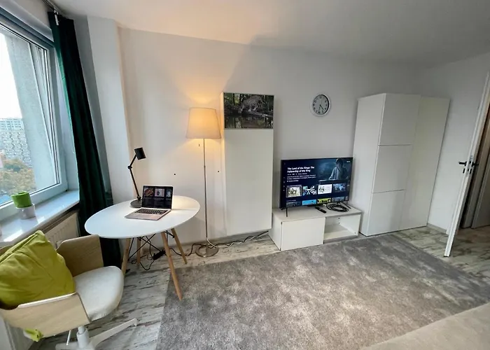 4 Rondo 1 Metro Wifi 65'tv Netflix Hbo Appletv Disney+ Apartman