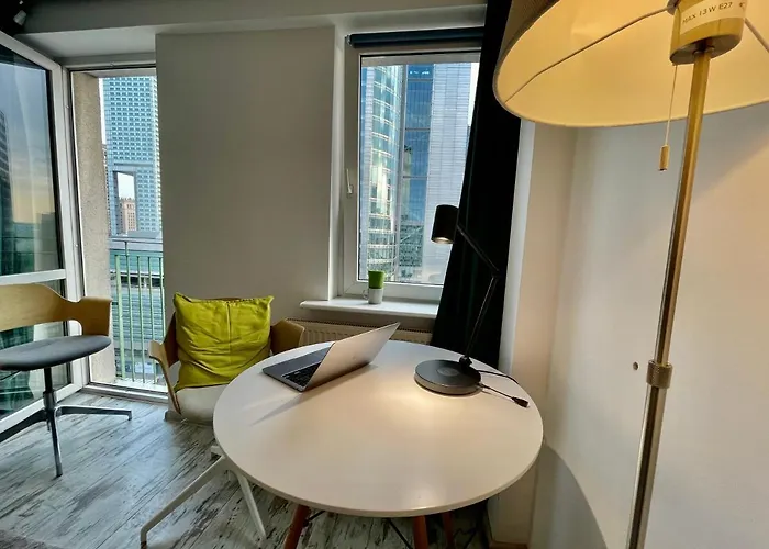 4 Rondo 1 Metro Wifi 65'tv Netflix Hbo Appletv Disney+ Apartman *