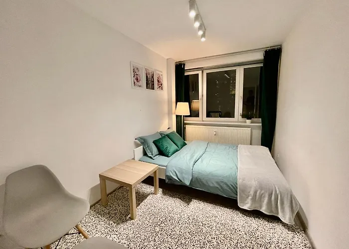 4 Rondo 1 Metro Wifi 65'tv Netflix Hbo Appletv Disney+ Apartman