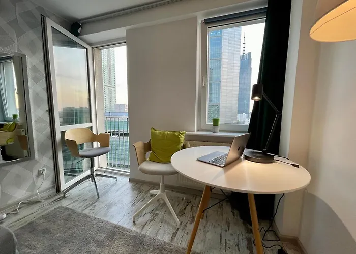 4 Rondo 1 Metro Wifi 65'tv Netflix Hbo Appletv Disney+ Varsó