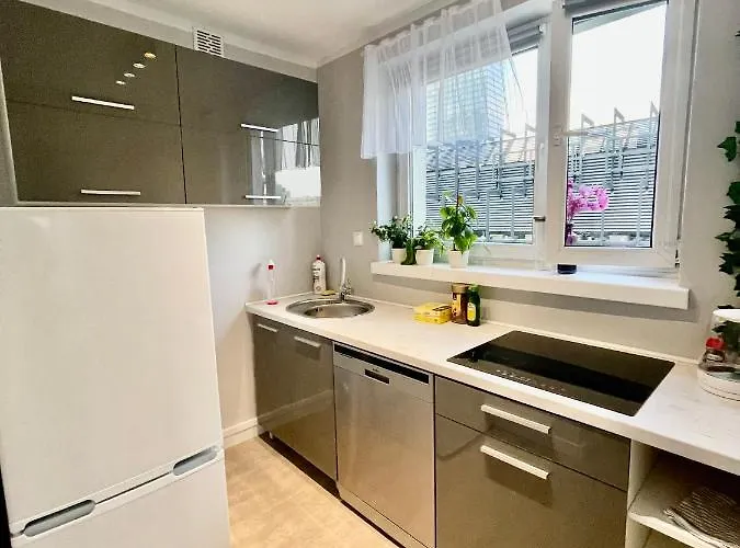 4 Rondo 1 Metro Wifi 65'tv Netflix Hbo Appletv Disney+ Apartman *