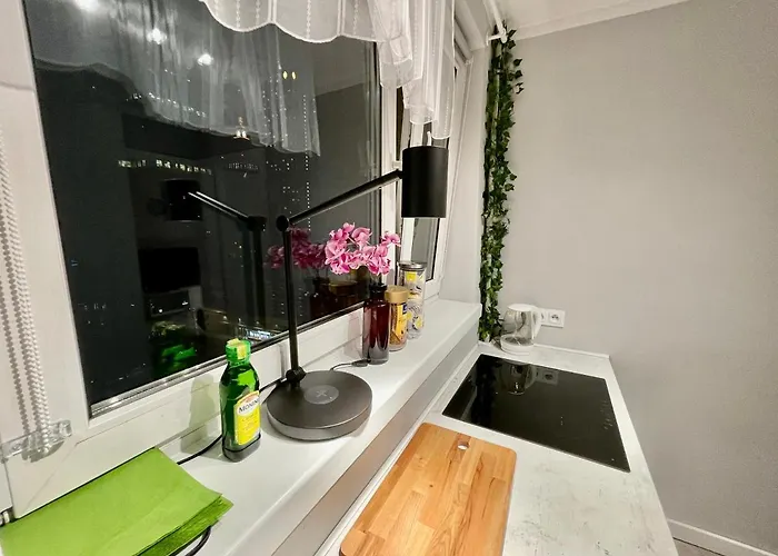 4 Rondo 1 Metro Wifi 65'tv Netflix Hbo Appletv Disney+ Apartman Varsó