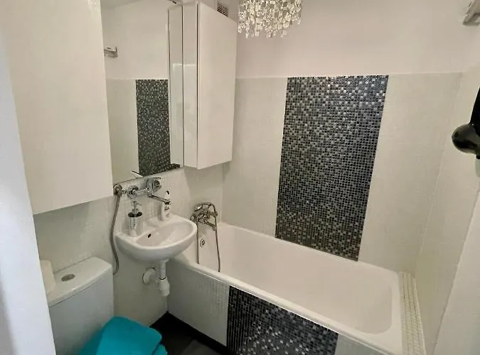 Apartman 4 Rondo 1 Metro Wifi 65'tv Netflix Hbo Appletv Disney+ Varsó