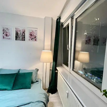 4 Rondo 1 Metro Wifi 65'tv Netflix Hbo Appletv Disney+ *