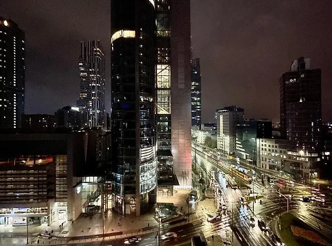 4 Rondo 1 Metro Wifi 65'tv Netflix Hbo Appletv Disney+ Lejlighed Warszawa