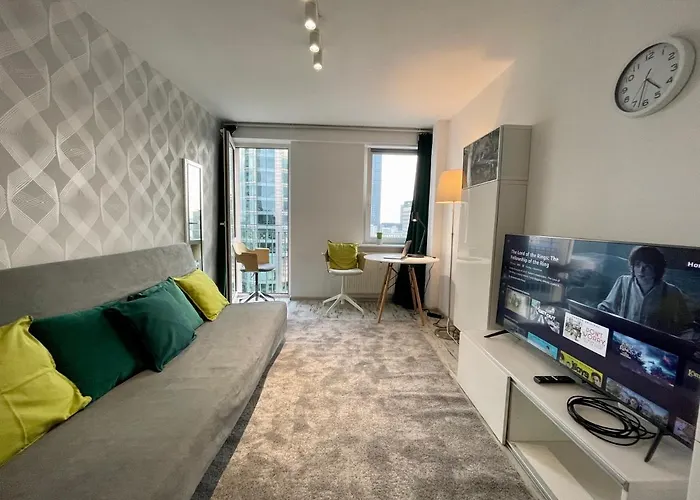 4 Rondo 1 Metro Wifi 65'tv Netflix Hbo Appletv Disney+ Lejlighed Warszawa